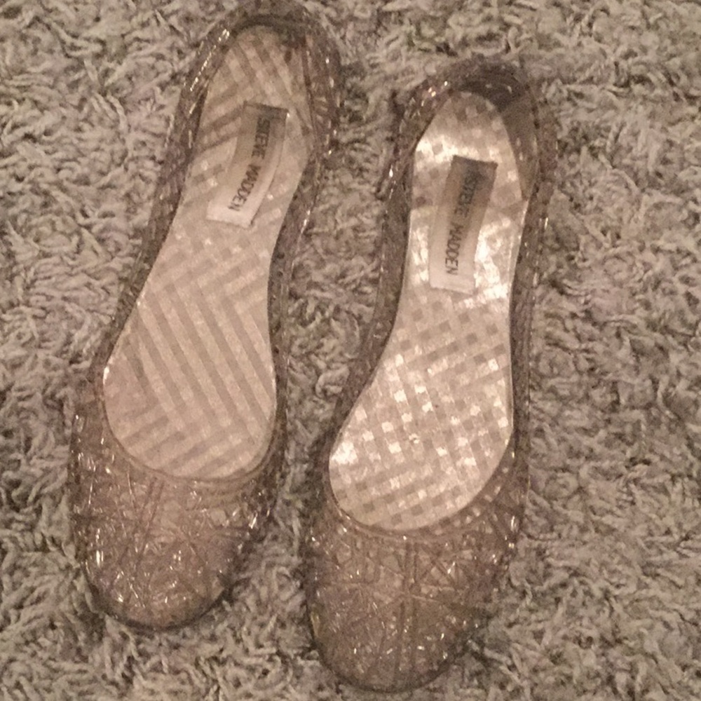 90s chic! Steve Madden jellies!